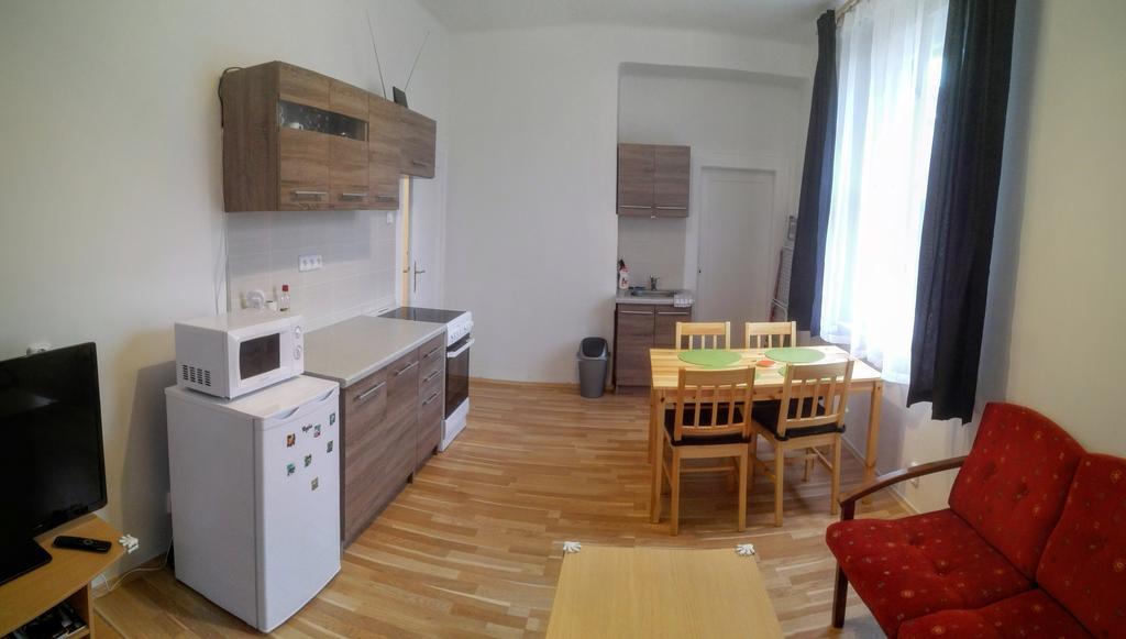 Jezerka Apartments Prag Exterior foto