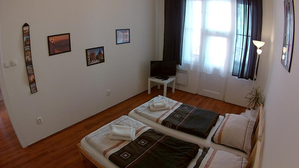 Jezerka Apartments Prag Exterior foto