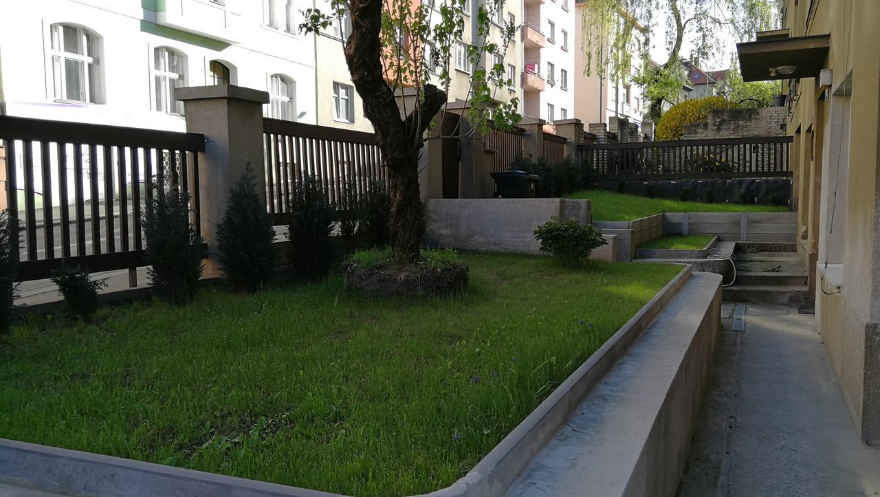 Jezerka Apartments Prag Exterior foto