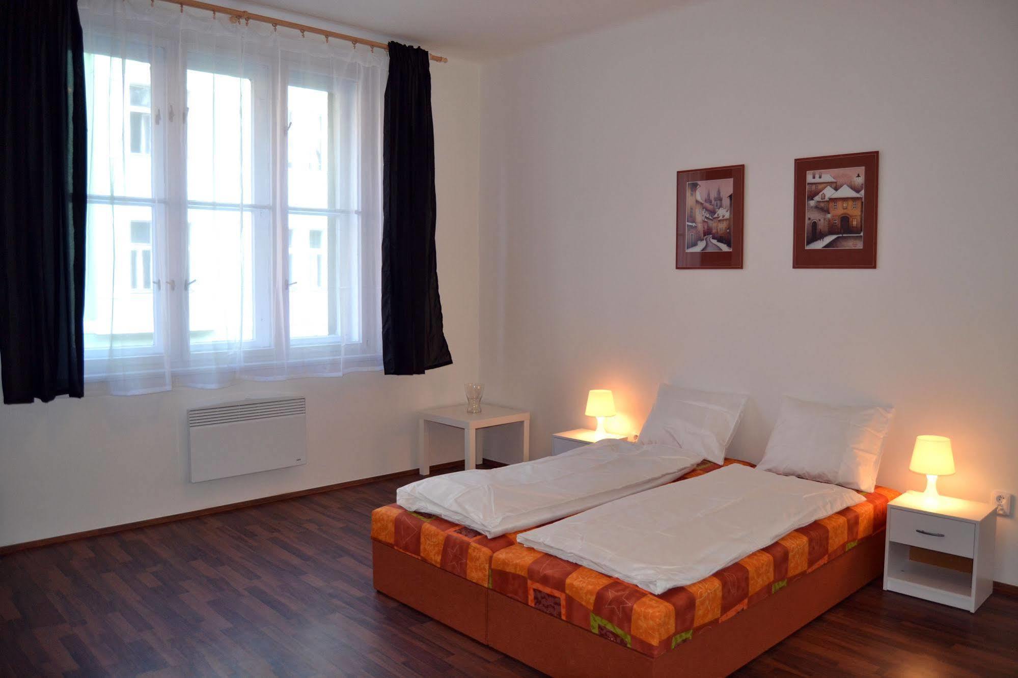 Jezerka Apartments Prag Exterior foto